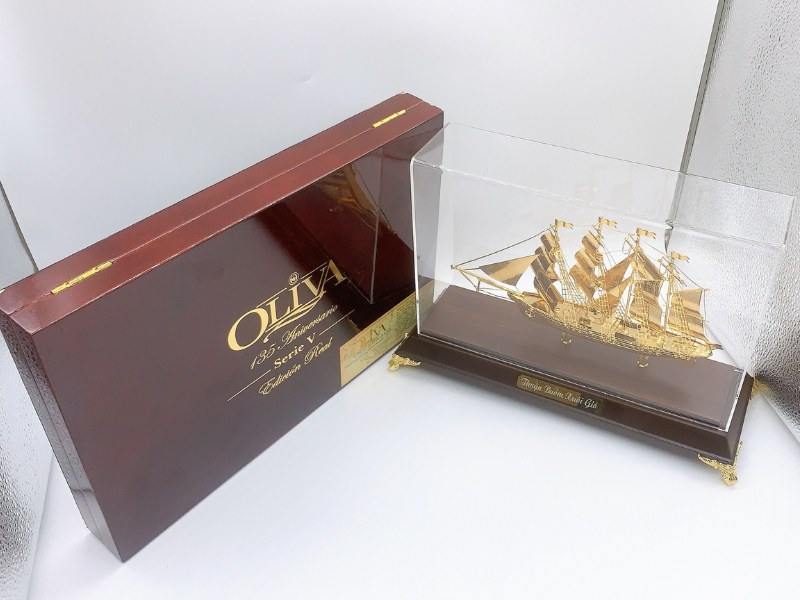 Oliva Serie V 135th có xuất xứ từ Cuba